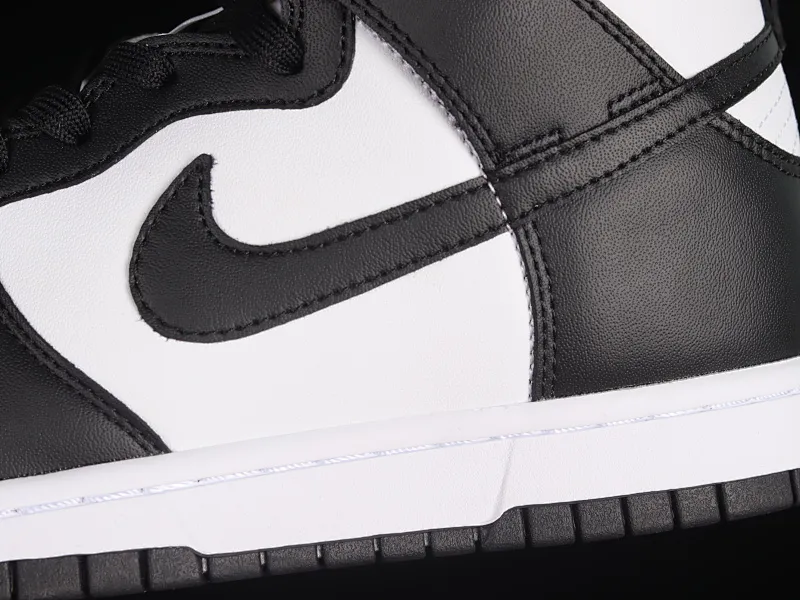 All Categories Nk SB Dunk Series Nk Dunk SB High High-top sneakers Nk SB Dunk High Black and white Panda SB smashed backboard high-top sneakers DD1399-105